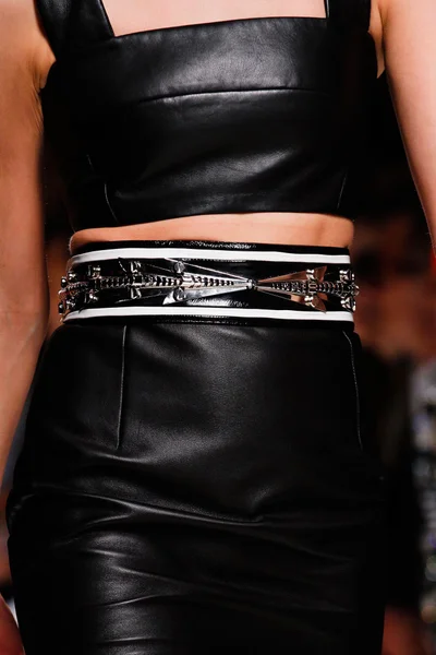Look 9